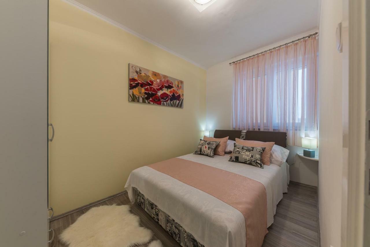 Apartment Danijela II シベニク エクステリア 写真